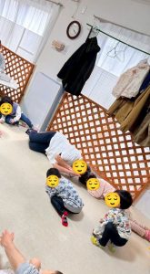 ４月リトミッククールダウン