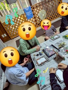 めぐひっくり返ってる