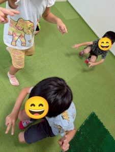 ８月リトミック①かに１