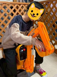 豆まきショベルカー４